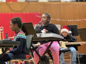 4th and 5th grade band holiday sing